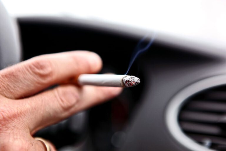 Te laat ontslag op staande voet: schadevergoeding voor werknemer